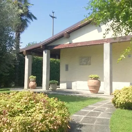 Villa In Placed In A Residential Area, Services Nearby *