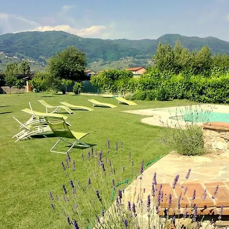 In Placed In A Residential Area, Services Nearby Villa